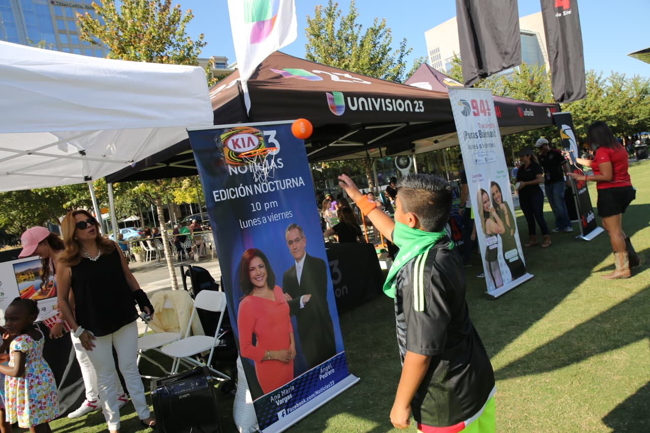 Miles disfrutaron al aire libre del partido México vs Estados Unidos