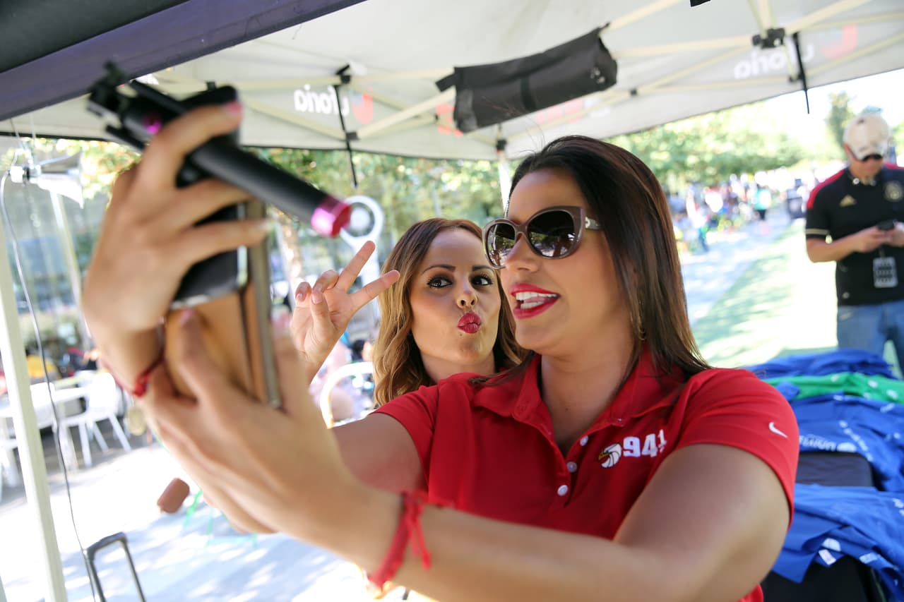 Miles disfrutaron al aire libre del partido México vs Estados Unidos