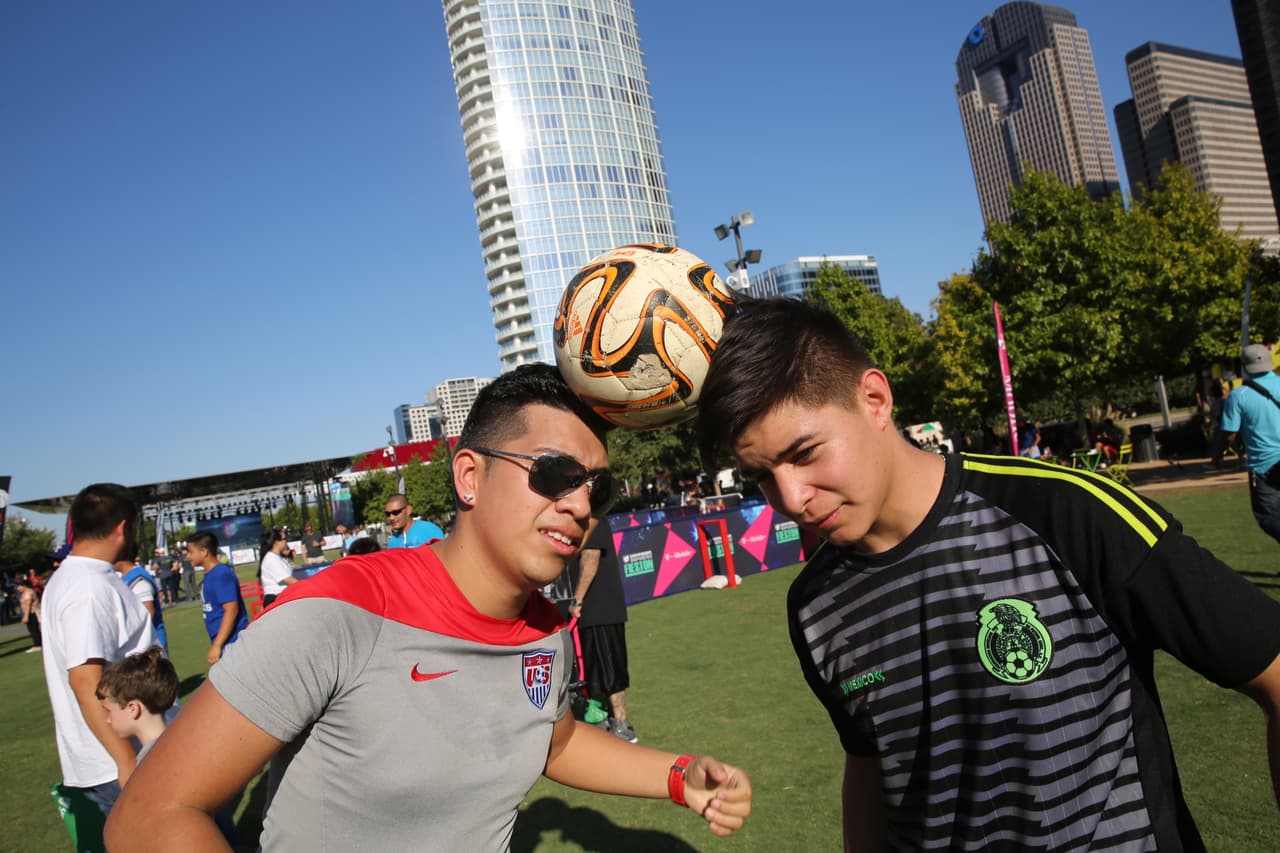 Miles disfrutaron al aire libre del partido México vs Estados Unidos
