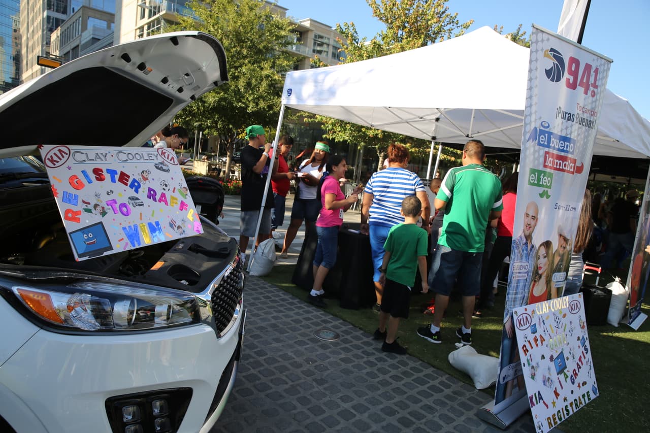 Miles disfrutaron al aire libre del partido México vs Estados Unidos