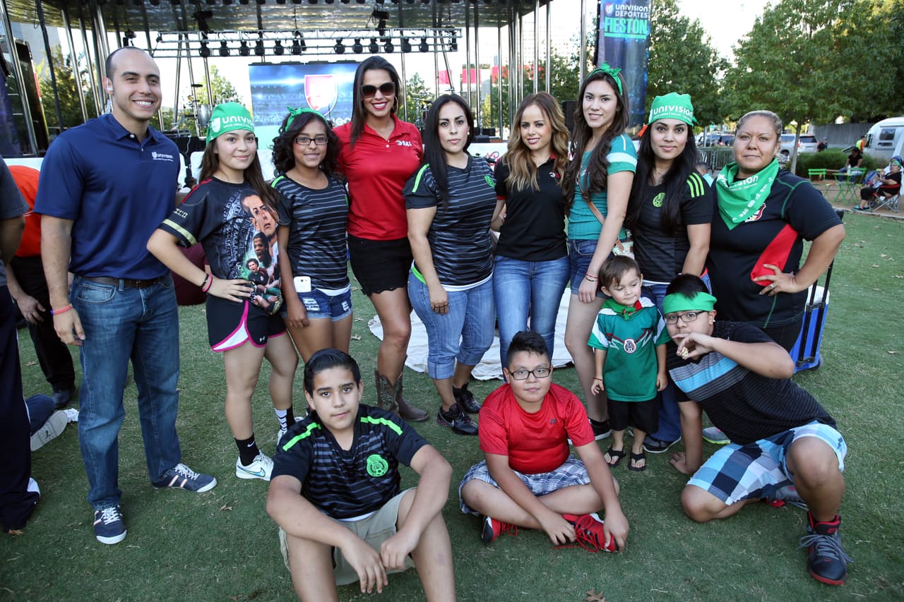 Miles disfrutaron al aire libre del partido México vs Estados Unidos