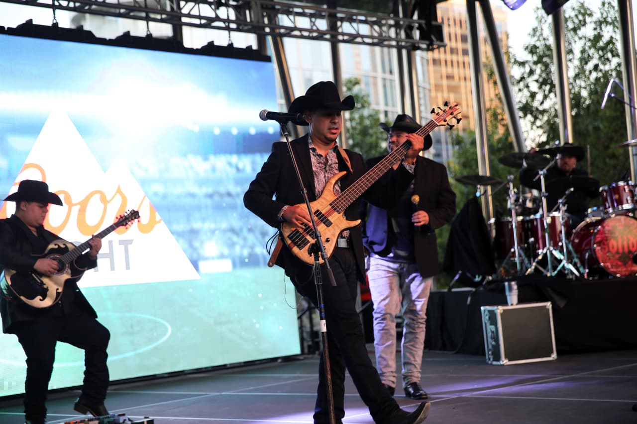Miles disfrutaron al aire libre del partido México vs Estados Unidos