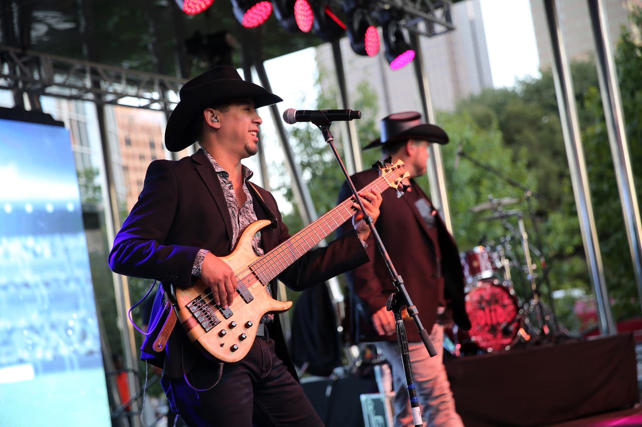 Miles disfrutaron al aire libre del partido México vs Estados Unidos