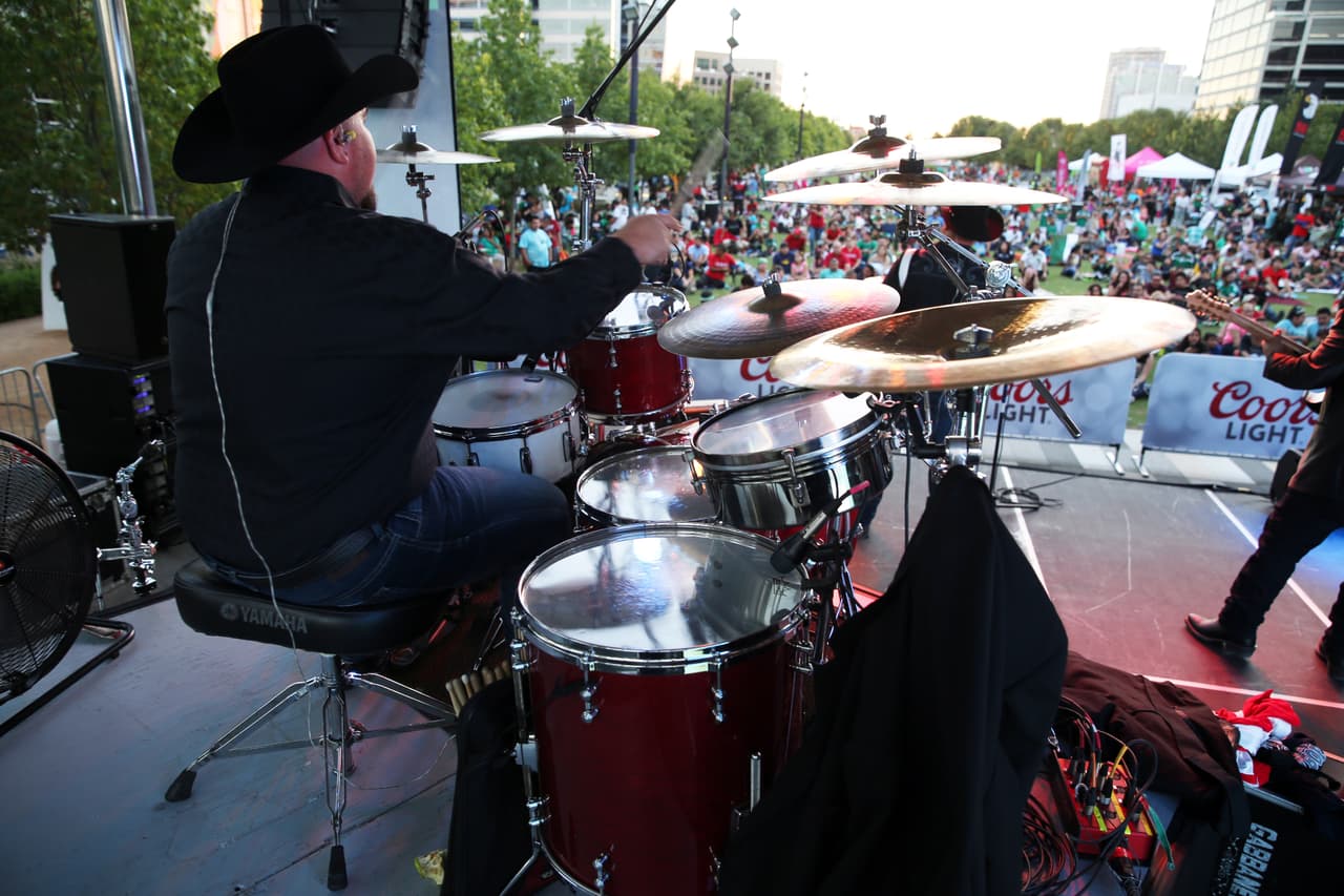 Miles disfrutaron al aire libre del partido México vs Estados Unidos