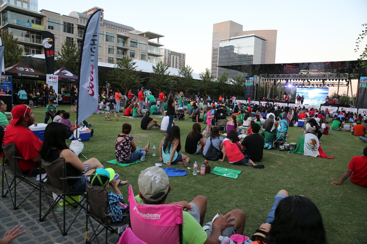 Miles disfrutaron al aire libre del partido México vs Estados Unidos