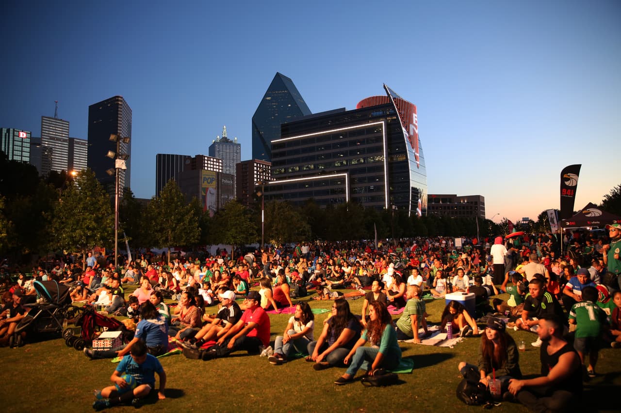 Miles disfrutaron al aire libre del partido México vs Estados Unidos
