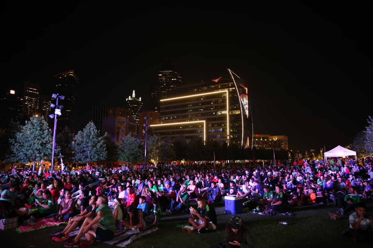 Miles disfrutaron al aire libre del partido México vs Estados Unidos