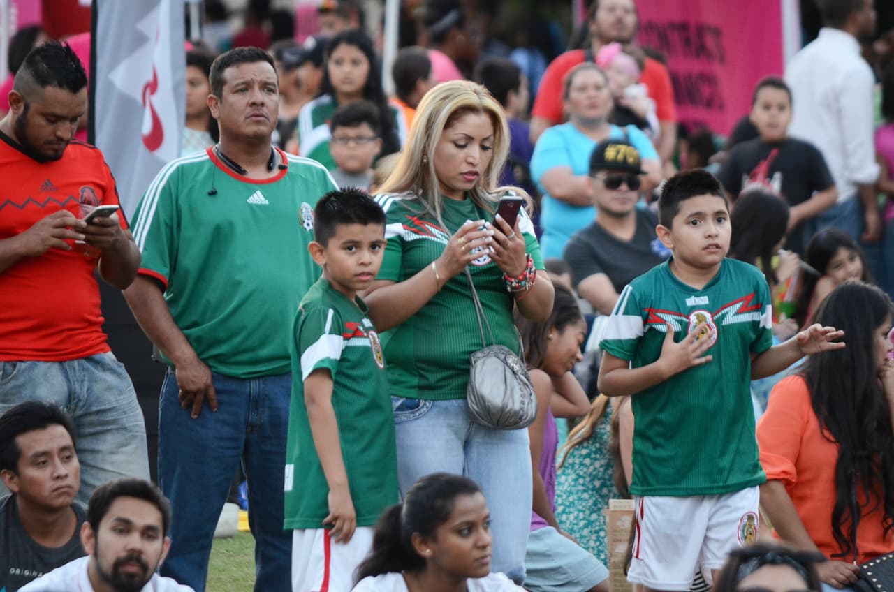 Miles disfrutaron al aire libre del partido México vs Estados Unidos