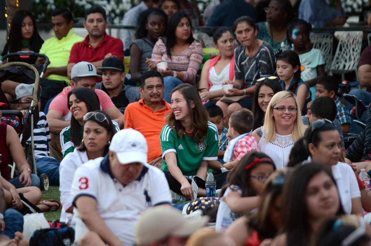 Miles disfrutaron al aire libre del partido México vs Estados Unidos