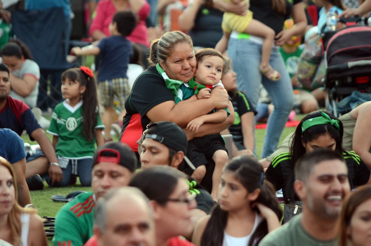 Miles disfrutaron al aire libre del partido México vs Estados Unidos