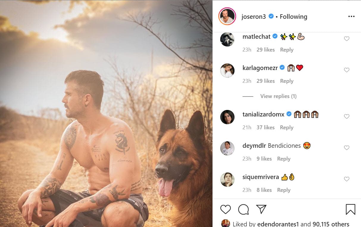 Publicó
<b><a href="https://www.instagram.com/p/B_xPRopp3wZ/" target="_blank"> esta foto</a></b> junto con uno de sus perros en Instagram. En la imagen se le ve al aire libre y él la tituló con el siguiente mensaje: "Coloca a Dios al principio del día y serás feliz al final del día". 
<br>