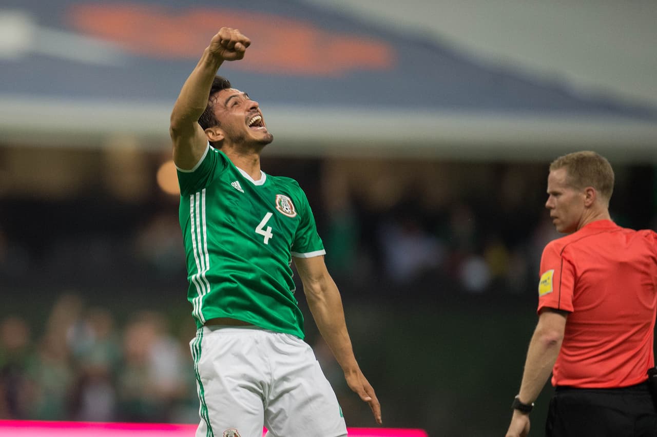 <b>Oswaldo Alanís</b> marcó un gol ante Honduras (Eliminatorias) en el estadio Azteca.
