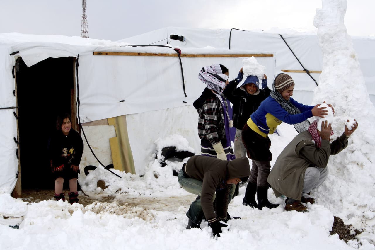 Mueren de frío 15 niños desplazados de Siria (entre ellos 13 bebés) 