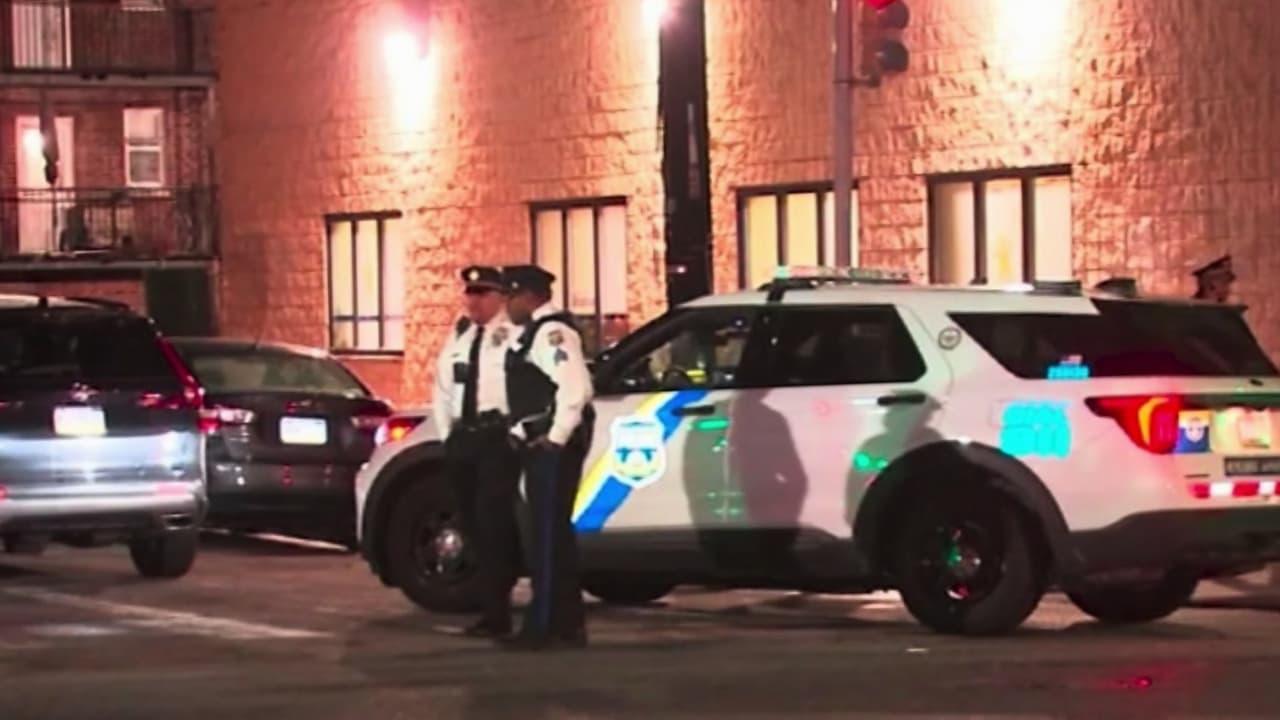 Roban auto con cuatro niños en Filadelfia mientras madre lavaba ropa: menores ya están a salvo