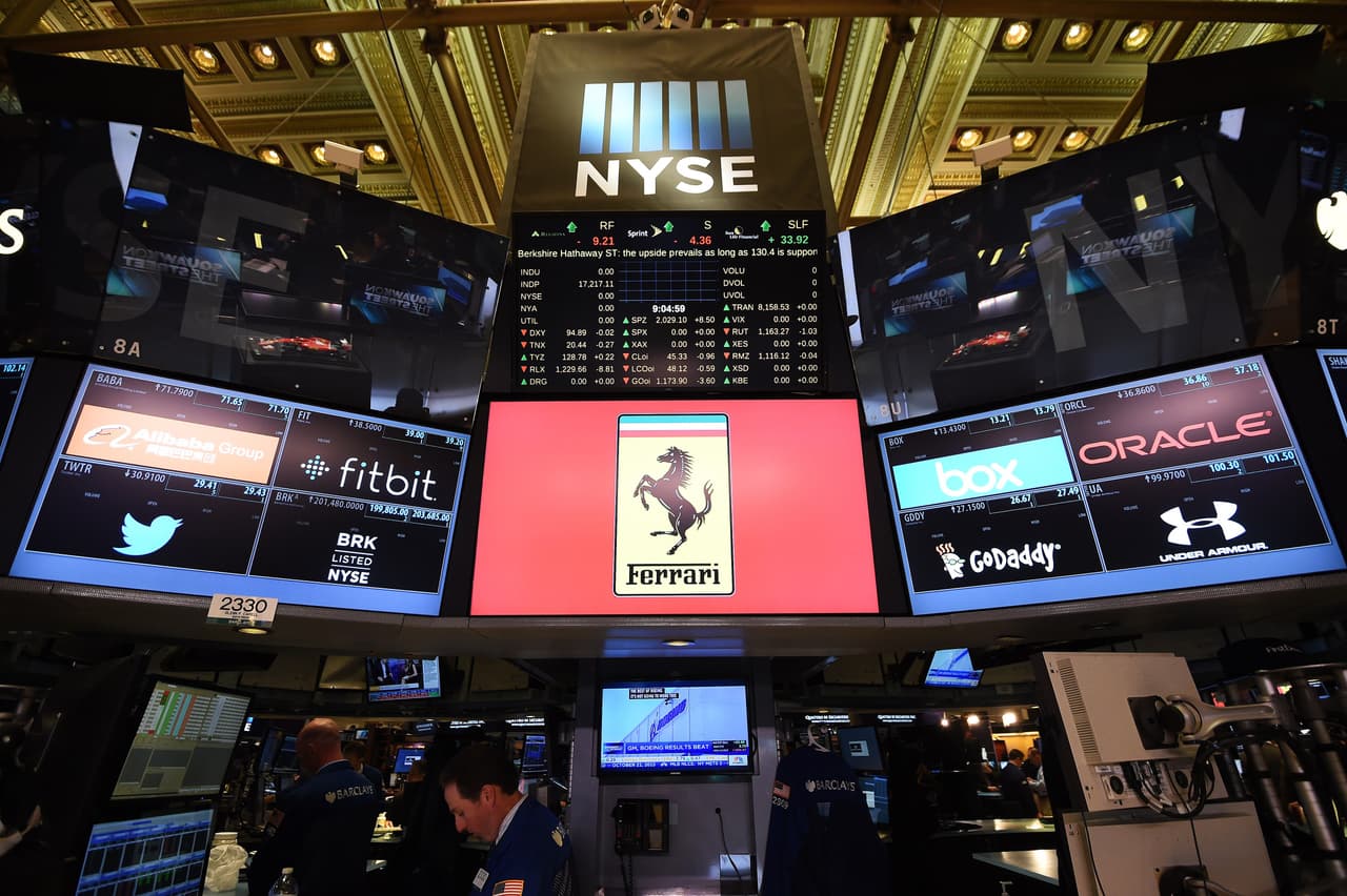 Ferrari debuta en bolsa con una fuerte subida del 15%