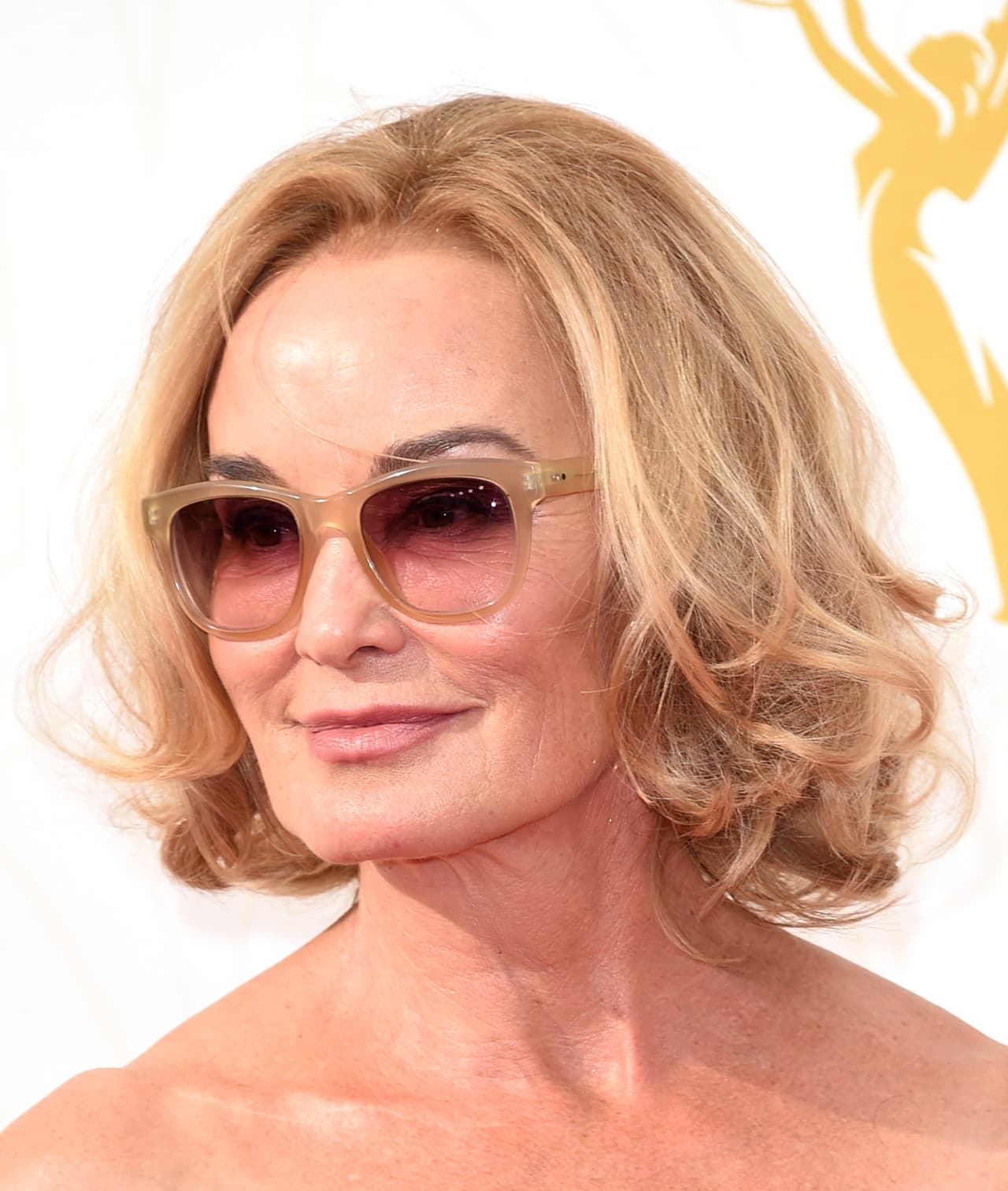 A los 65 años, Jessica Lange reafirma el dicho que la edad es solamente un número. La galardonada al Oscar por su papel en Tootsie acaba de firmar un contrato para ser parte de la campaña de Marc Jacobs Beauty.