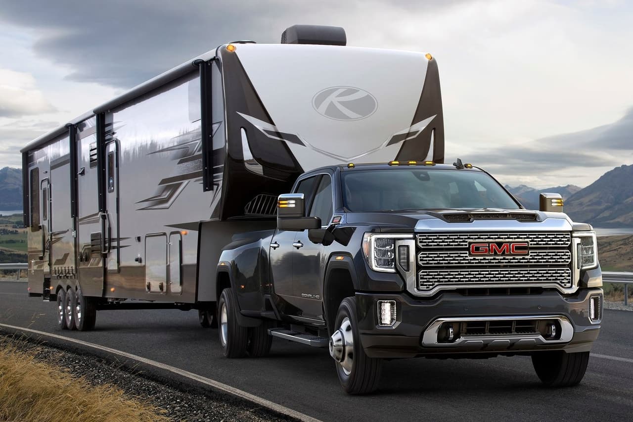 <h3 class="cms-H3-H3"><b>13. GMC Sierra</b></h3>
<br>
<br>248,924 unidades vendidas durante 2021.
<br>
<br>Comparado al 2020, las ventas de la GMC Sierra en su variante 1500 cayeron en un 0.5%, mientras que en sus versiones HD (heavy-duty) el descenso fue del 4%.
<br>