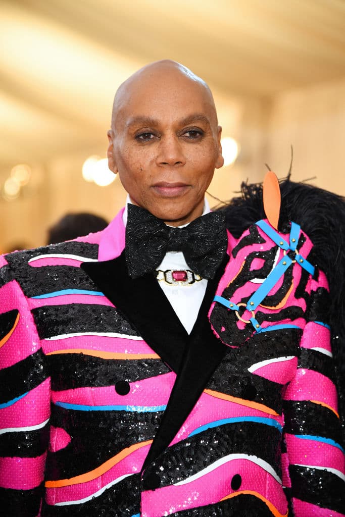 RuPaul es drag queen, modelo y presentador; es homosexual.