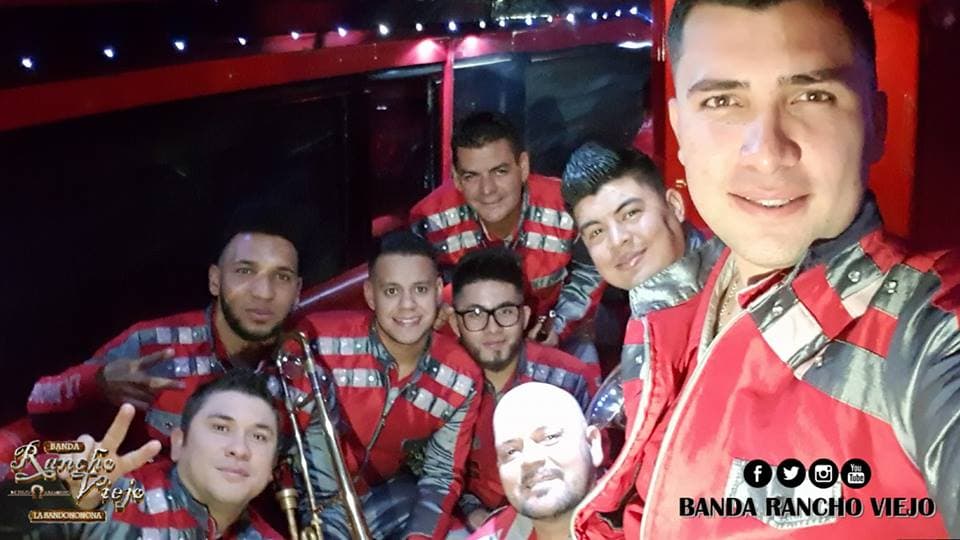 En entrevista con Univision Entretenimiento, Martín Flores, mánager de la banda, explicó que dos de los lesionados tuvieron que ser operados.