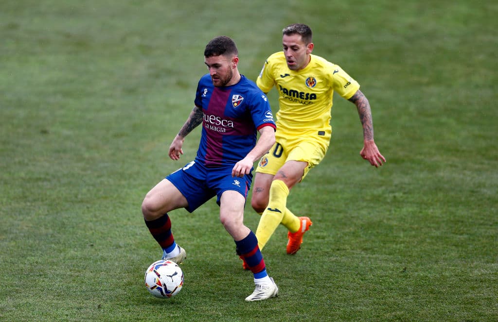 Villarreal igualó sin goles en su visita al Huesca; cierran la jornada con 34 y 13 unidades, respectivamente.