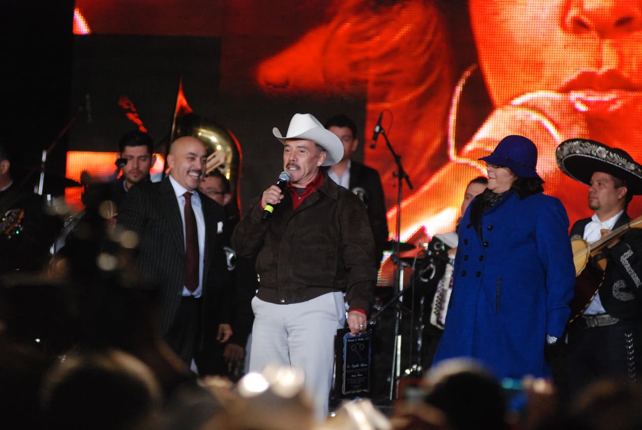 'El Patriarca del Corrido' dijo que hasta el momento desconoce la razón por la cual Salgado decidió lanzar el proyecto literario y televisivo.