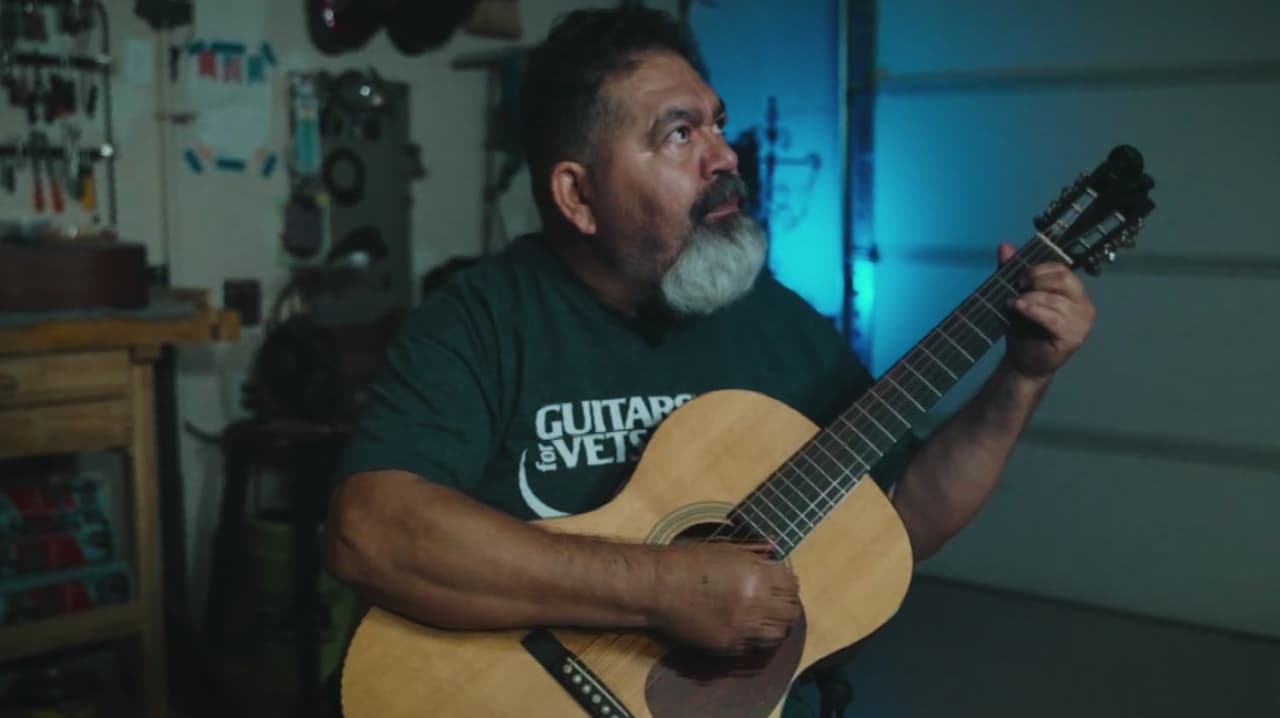 De Somalia al norte de Texas: un veterano encontró alivio en la música
