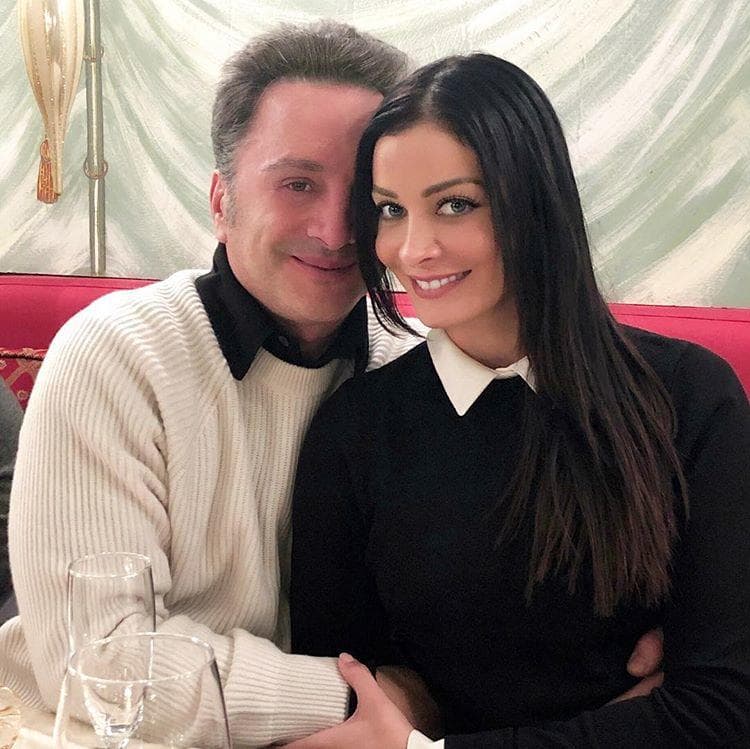 El 11 de noviembre Dayanara Torres publicó emocionada, a través de Instagram, una feliz noticia, su novio Louis D’Esposito le había pedido matrimonio: "¡¡Él preguntó y dije que Sí!! Me siento Bendecida de tenerte en nuestras vidas. Mi alma gemela".
<br>