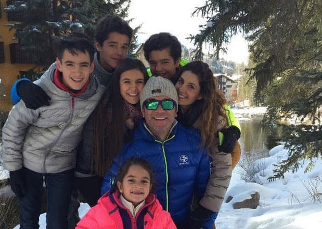 La actriz de Si Nos Dejan conoce a José Eduardo y Roberto Miguel desde hace más de 13 años, por lo que 
<b>ha construido una relación muy cercana con ellos</b>. 
<br>