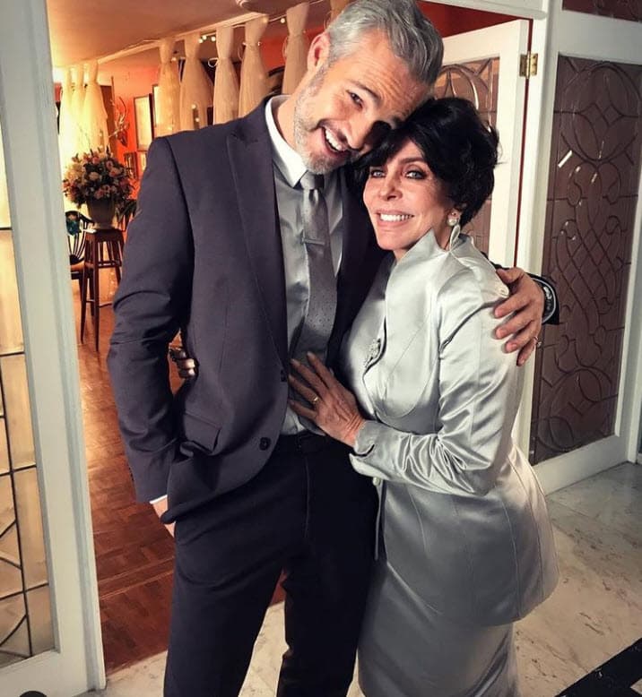 En esa entrevista habló de cómo 'La casa de las flores', en donde 
<b><a href="https://www.univision.com/famosos/veronica-castro-desmiente-manolo-caro-la-casa-de-las-flores-fotos">actuó al lado de Verónica Castro</a></b>, significó un gran paso en su carrera