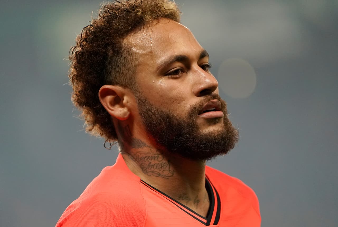 A finales de diciembre de 2019 este era su look, algo no tan extravagante, más natural.