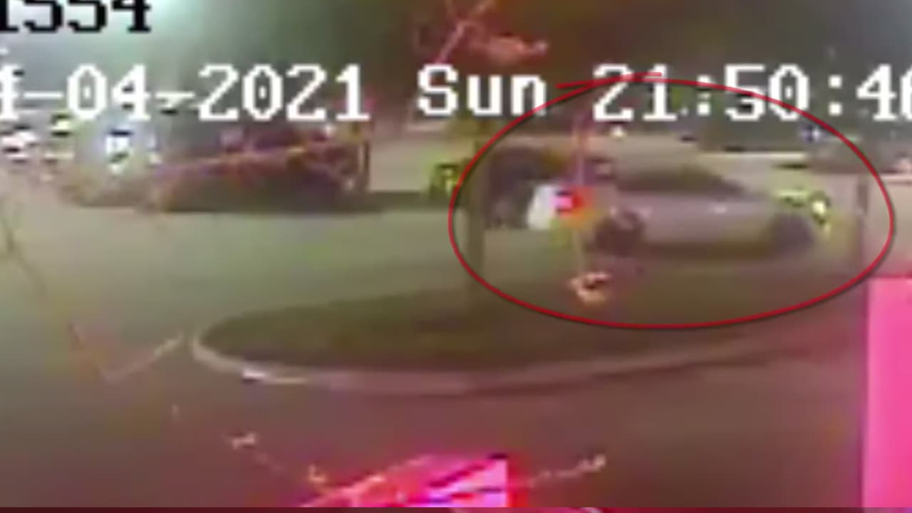 Vásquez solicitó ayuda a oficiales fuera de servicio que trabajaban en seguridad en el área, ellos llamaron a los paramédicos que lo trasladaron al 
<a href="https://www.memorialhermann.org/" target="_blank"><b>hospital Memorial Hermann</b></a>, donde luego fue declarado muerto. Su hija resultó ilesa.
<br>