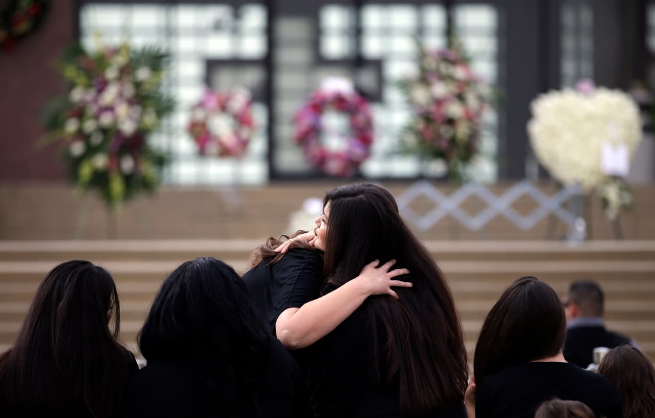 Inician los funerales de las 14 víctimas de tiroteo en San Bernardino California