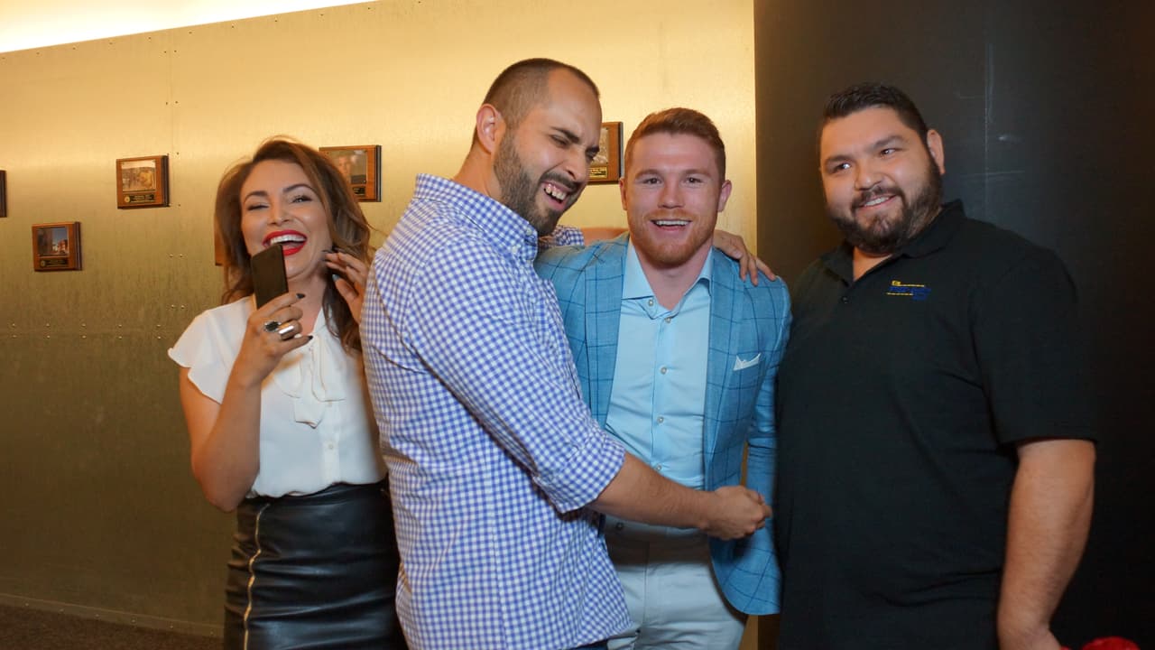 Y 
<a href="http://www.univision.com/temas/el-compa-ivan">El Compa Ivan</a> no se quiso quedar afuera de la acción.