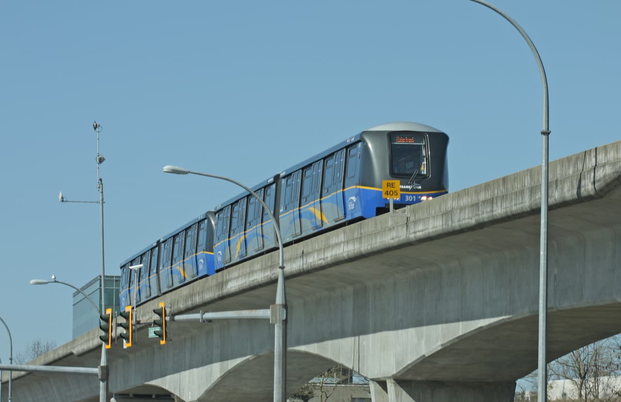 El SkyTrain es el sistema de tren automático que recorre gran parte de Vancouver.