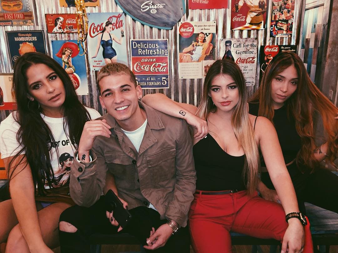 "De verdad nunca, pero ya es algo que es súper público, Daniela y yo estamos cansadas de que la gente nos ataque a nosotras como si nosotras hicimos algo malo", enfatizó.