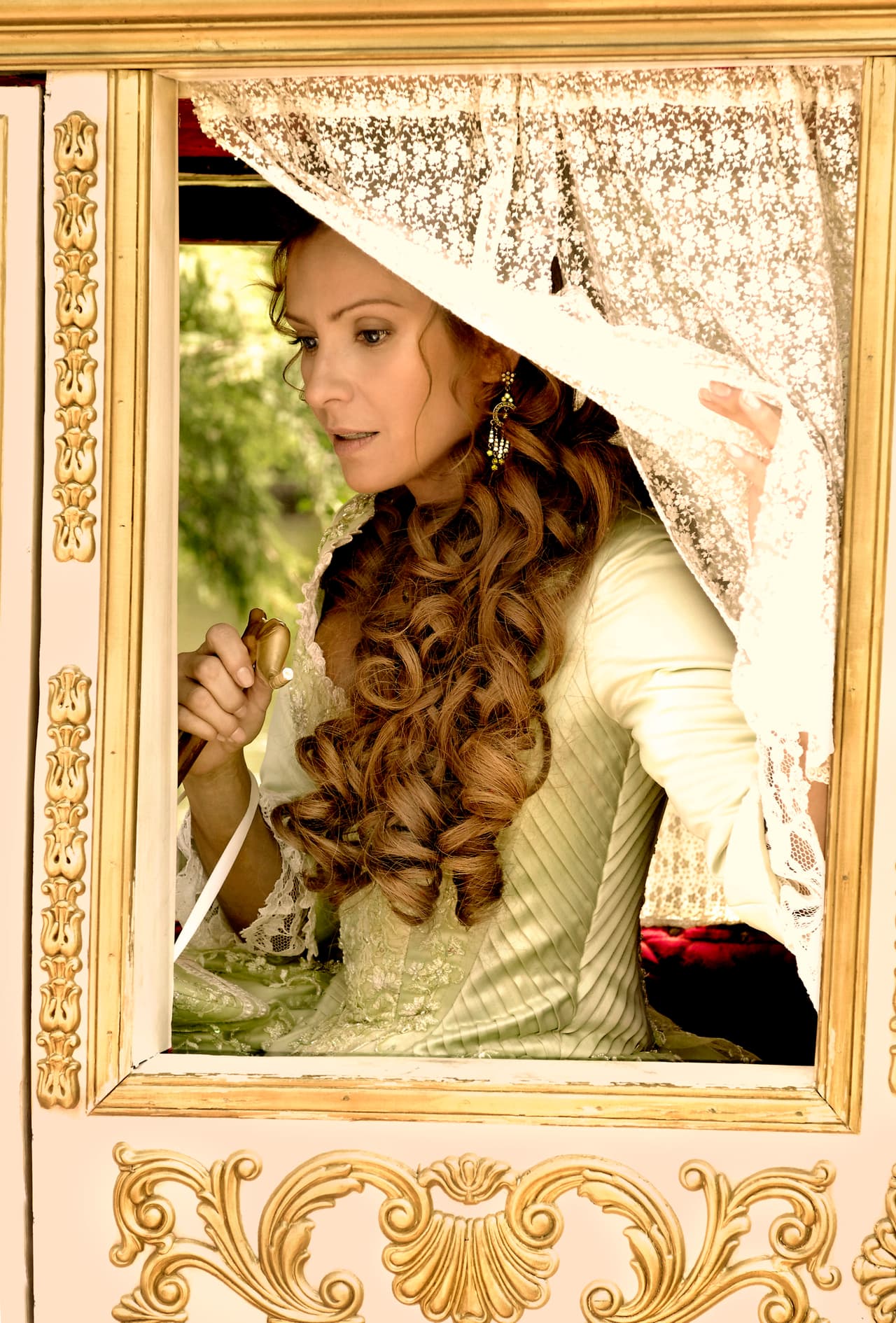 La gran villana de la historia fue 
<b><a href="http://www.univision.com/temas/daniela-castro">Daniela Castro</a></b>, quien con su duro personaje de 'María Lisabeta' hizo temblar a la pobre de 'Camila'. ¿Recuerdas lo mala que fue?