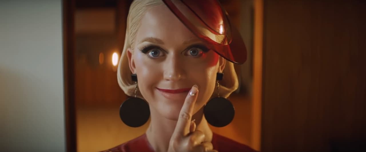 ¿¡Qué traía Katy Perry en la cabeza durante la final de American Idol!? Misterio resuelto