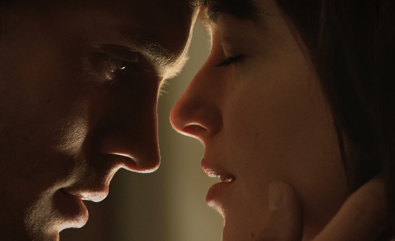 La nueva novela erótica que destronará a 'Cincuenta Sombras de Grey' es de su misma autora