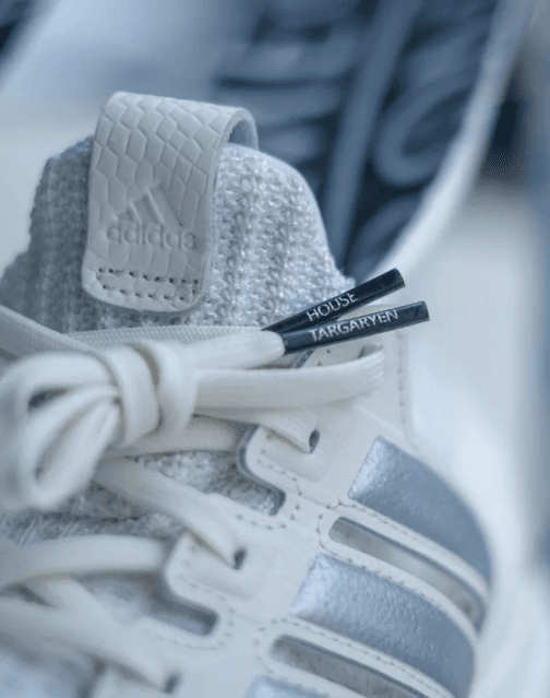Game of Thrones y Adidas lanzan una línea de calzado de hielo y fuego inspirada en la Casa Targaryen