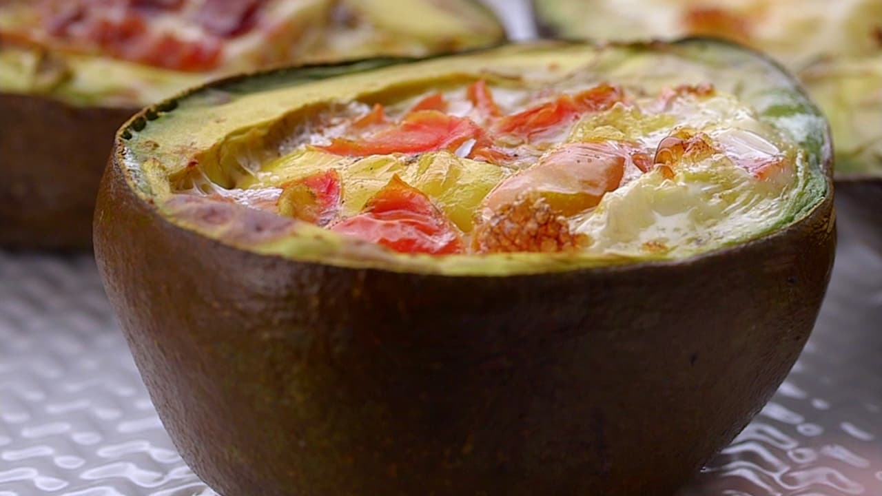 Esta receta de aguacate relleno es tan tentadora que tienes que confesarte luego de probarla