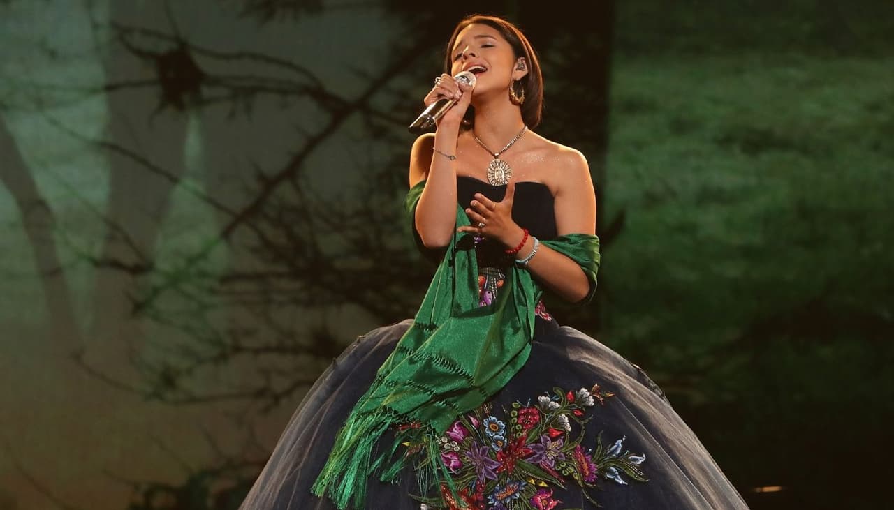 La extraña rutina de Ángela Aguilar para aumentar pompa: nunca la habíamos visto