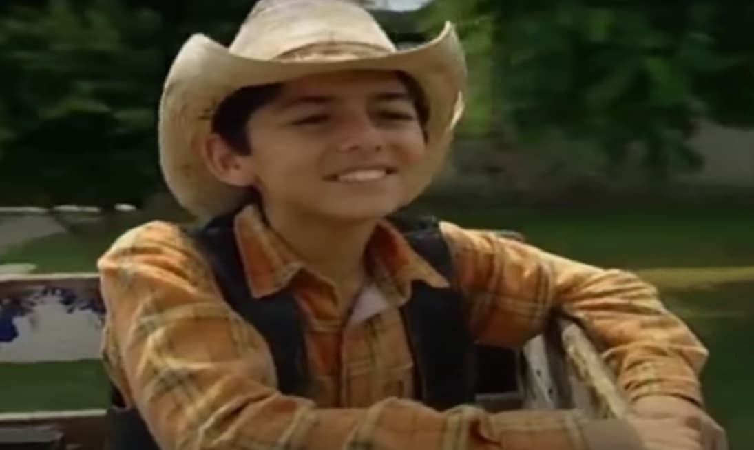 ¿Recuerdas al divertido Alcachofa de ‘Alebrijes y Rebujos’? Está más guapo que nunca