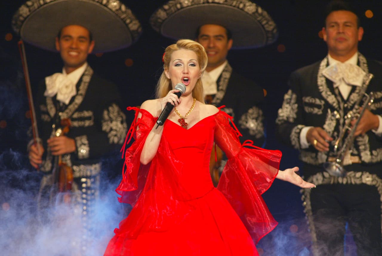 La hija de Alicia Villarreal ya tiene 20 años y heredó toda la belleza de su mamá