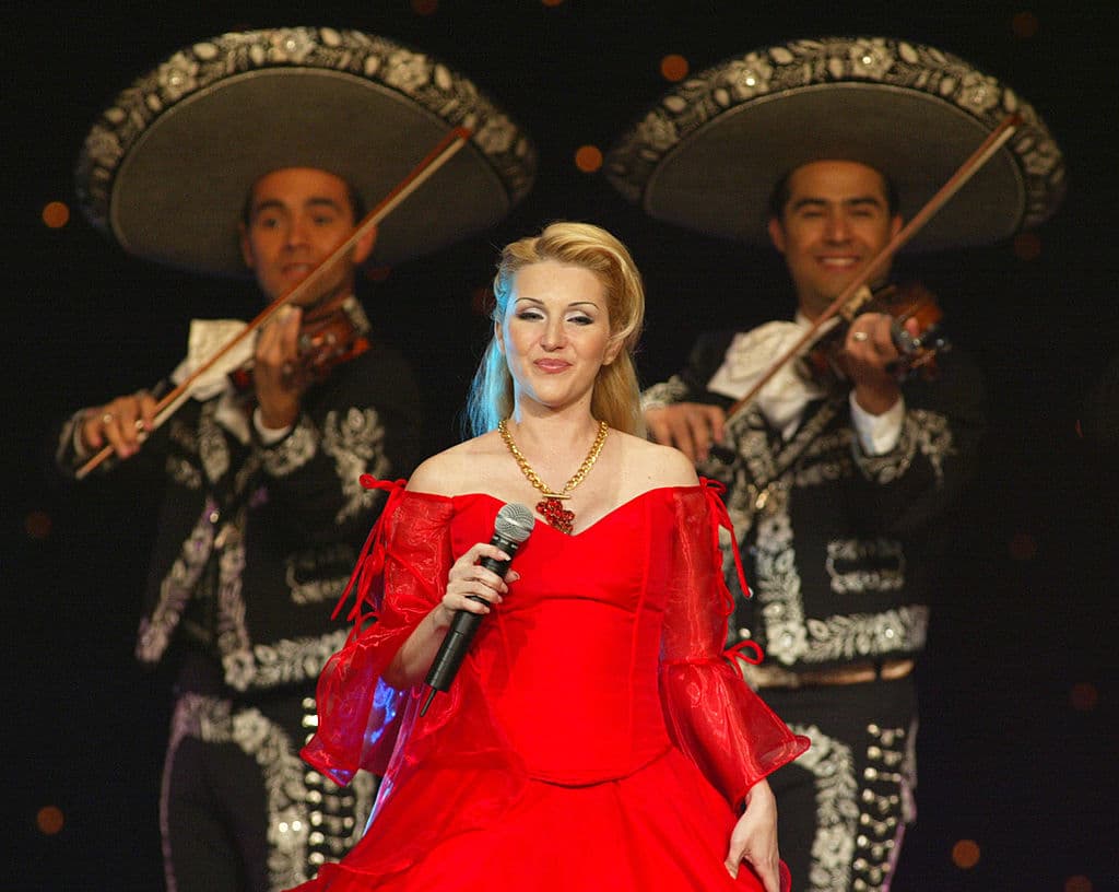 Alicia Villarreal y su hija se parecen tanto, que lucen como hermanas ¡Son igual de guapas!