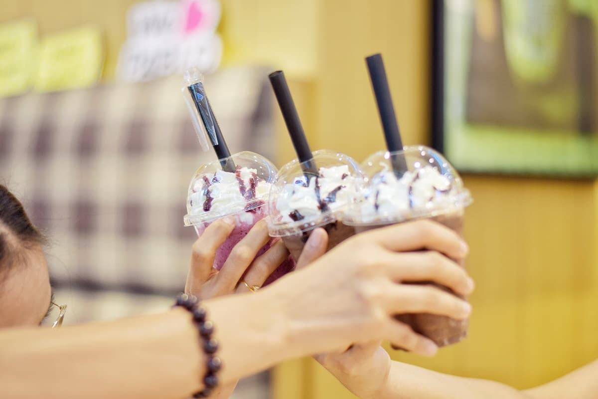 Dile hola a las tazas hechas con residuos de café y despídete del plástico