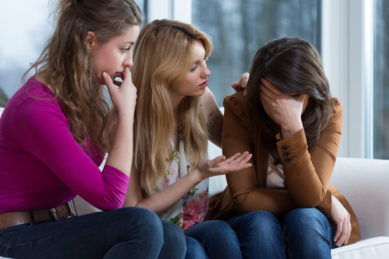 ¿Cómo puedo ayudar a un amigo que quiere terminar con su vida? Especialistas dan consejos