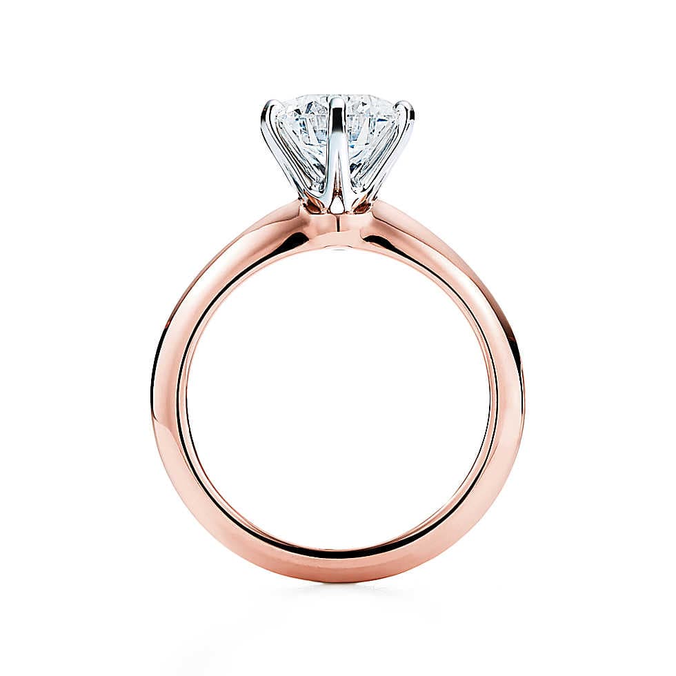 Hermosos anillos de compromiso para las mujeres que prefieren algo discreto, pero elegante