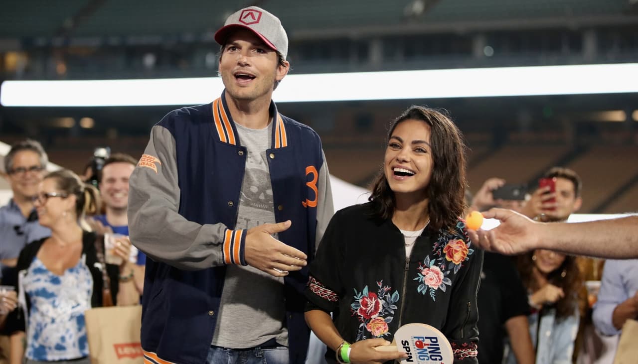 10 parejas de celebridades que tuvieron una relación antes de ser famosos