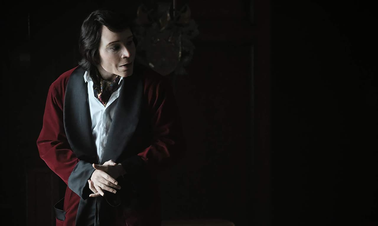 Un extraño personaje se cuela en los Emmy y tal vez no lo notaste. ¡Conoce su historia!