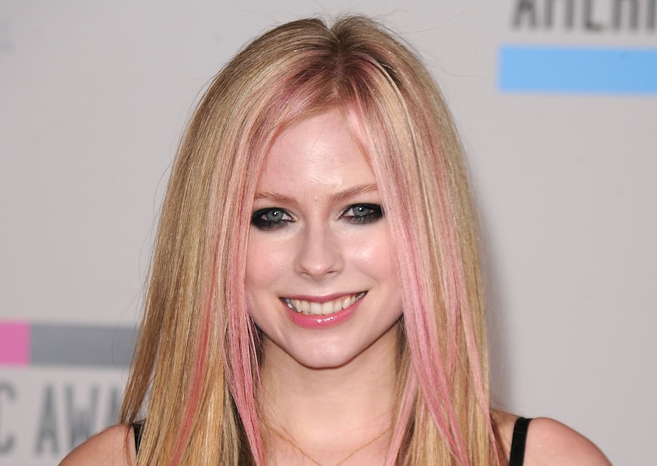 Avril Lavigne rompió el Internet: está igualita a como la recuerdas y pronto sacará música